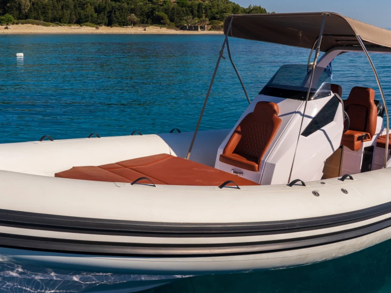 Louer Semi-rigide avec ou sans skipper Italboats à Skiathos