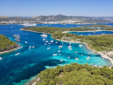 Motorboat to hire Split at the best price