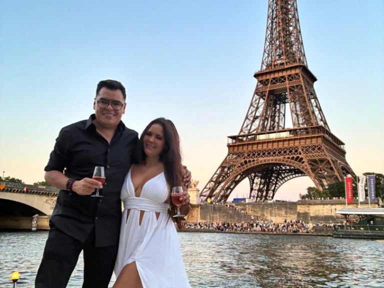 Louer Bateau à moteur avec ou sans skipper Monterey à Paris