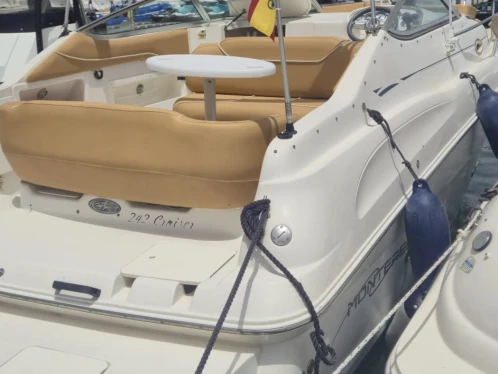 Louez un Monterey 242 cruiser à Marbella