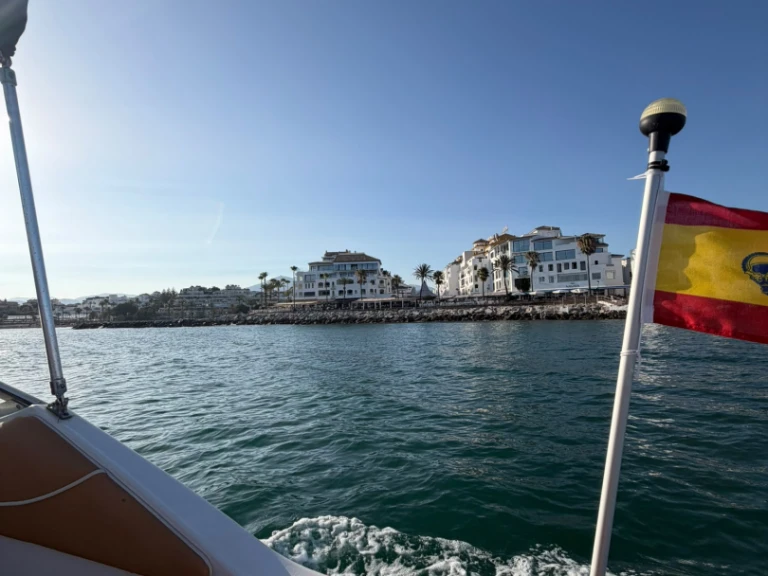 Location bateau Monterey 242 cruiser à Marbella sur Samboat