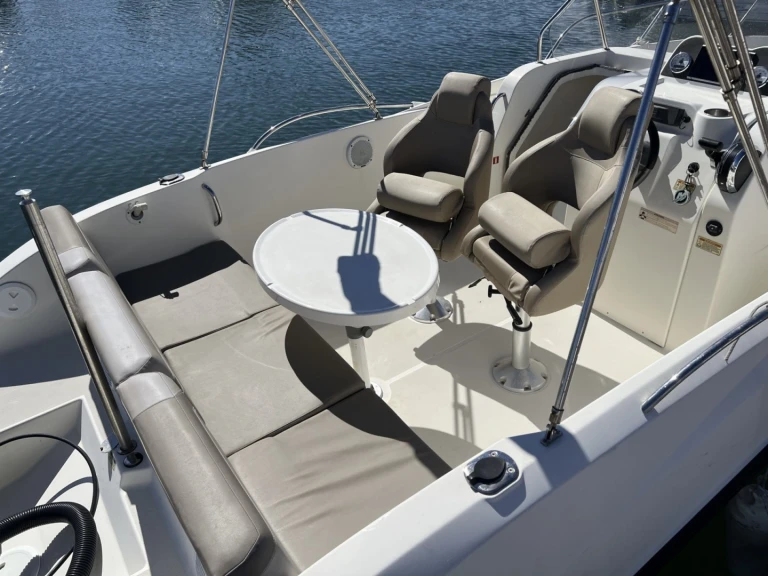 Louer Bateau à moteur avec ou sans skipper Quicksilver à Marseille