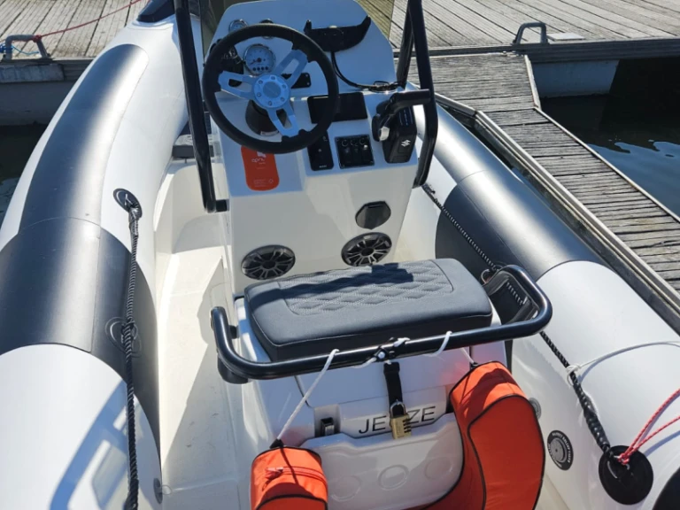 Location Semi-rigide à Pornichet - 3D Tender TR54