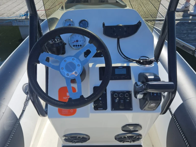 Louer Semi-rigide avec ou sans skipper 3D Tender à Pornichet