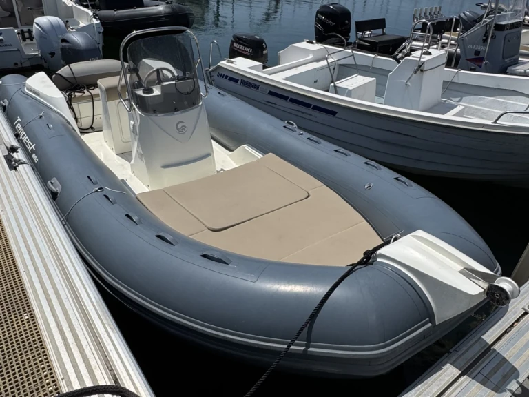 Location Semi-rigide à La Forêt-Fouesnant - Capelli Tempest 650