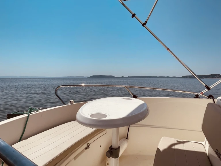 Louer Bateau à moteur avec ou sans skipper Quicksilver à France