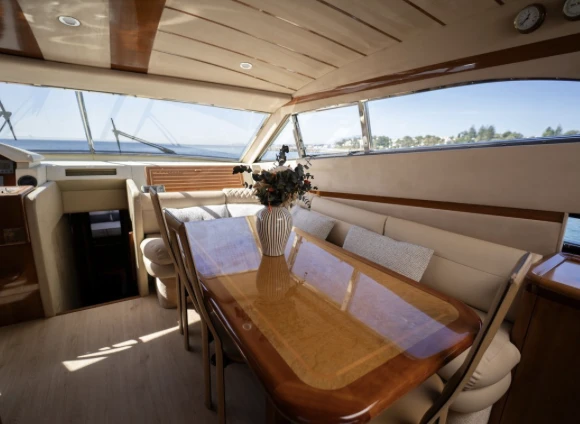 Location bateau Puerto Banús pas cher Ferretti 680