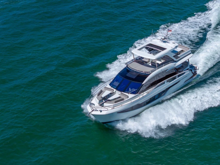 Galeon Don't Tell MOM a louer à Miami