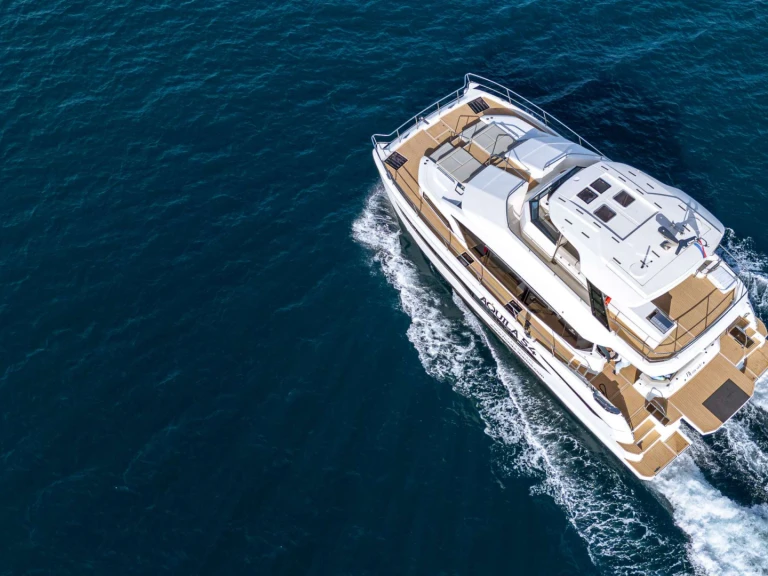 Location Yacht Aquila avec permis