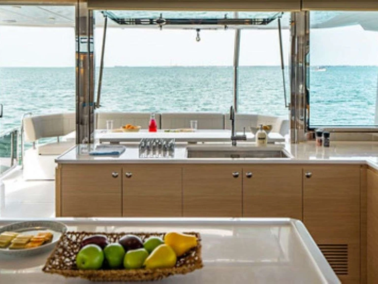Location Yacht Aquila avec permis