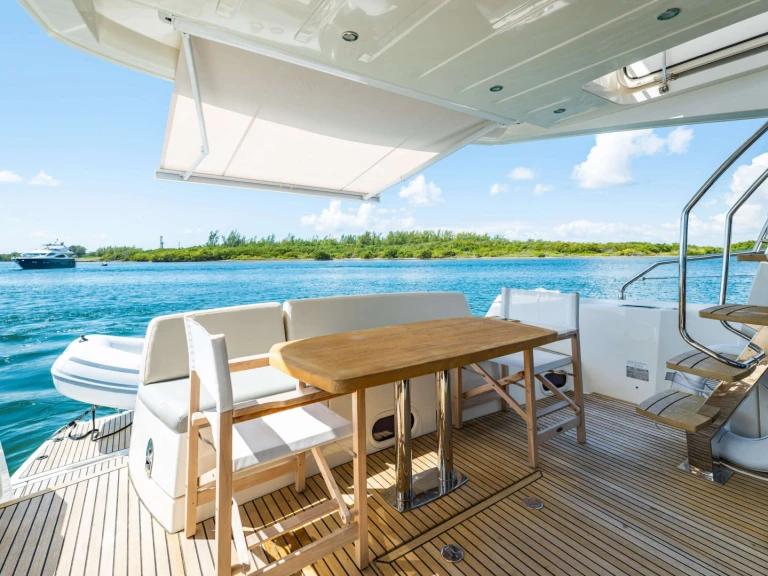 Prestige Yachts Molto Piaciuto a louer à Bahamas