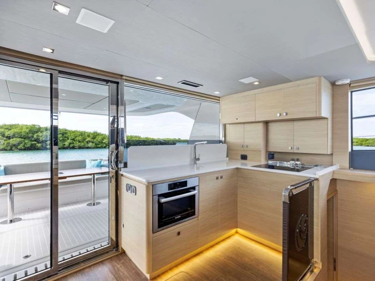 Location Yacht Aquila avec permis