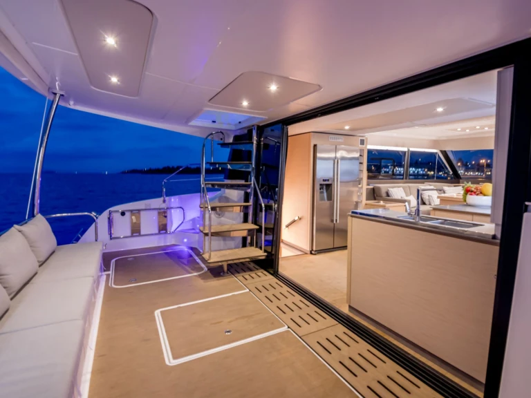 Location Yacht Fountaine Pajot avec permis