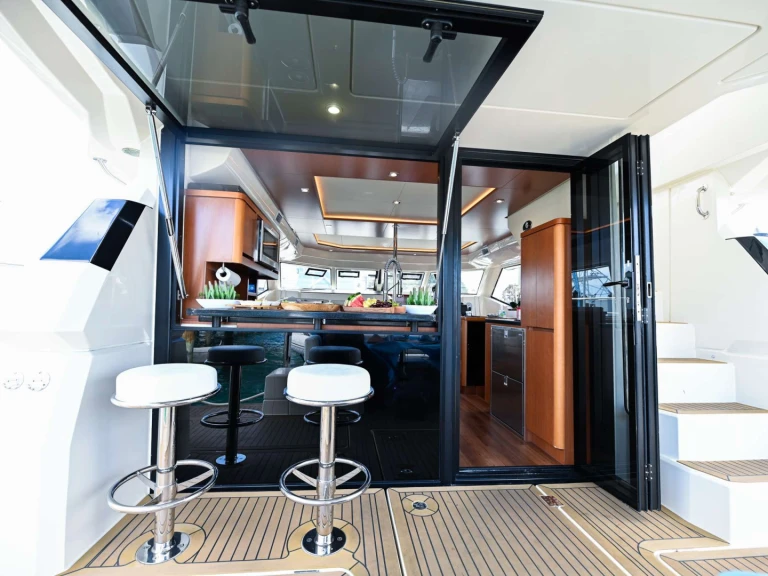 Location Yacht Aquila avec permis