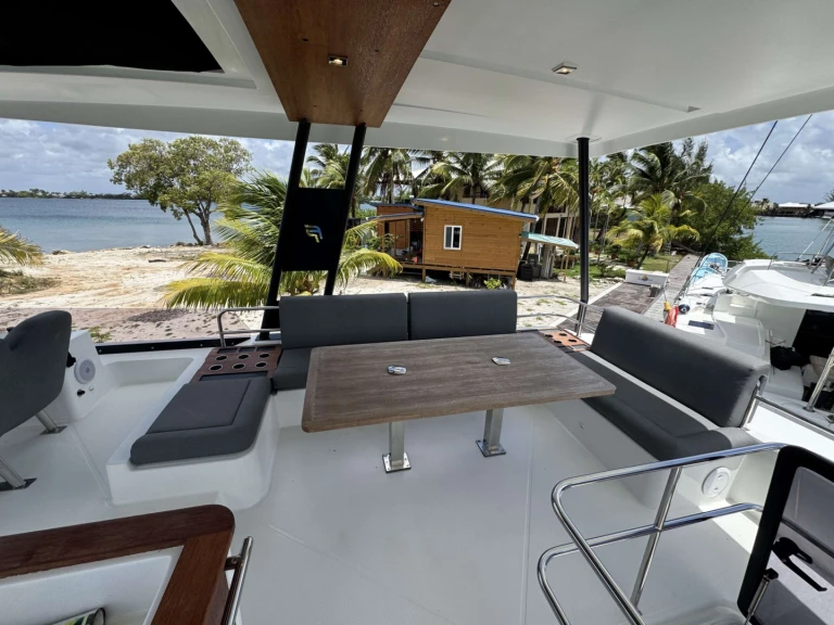Location Yacht à Belize - Fountaine Pajot FASCHING