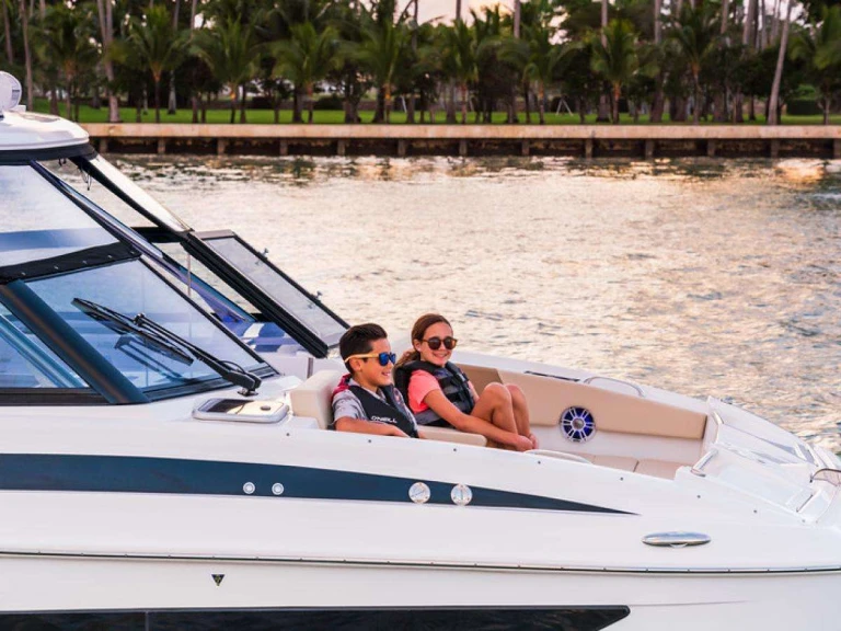 Location Yacht Aquila avec permis