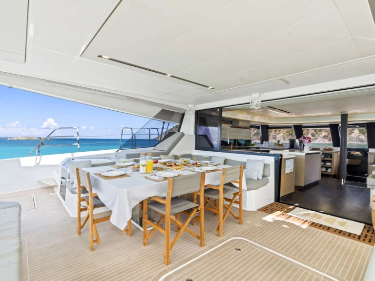 Louer Yacht avec ou sans skipper Fountaine Pajot à Provence-Alpes-Côte d'Azur