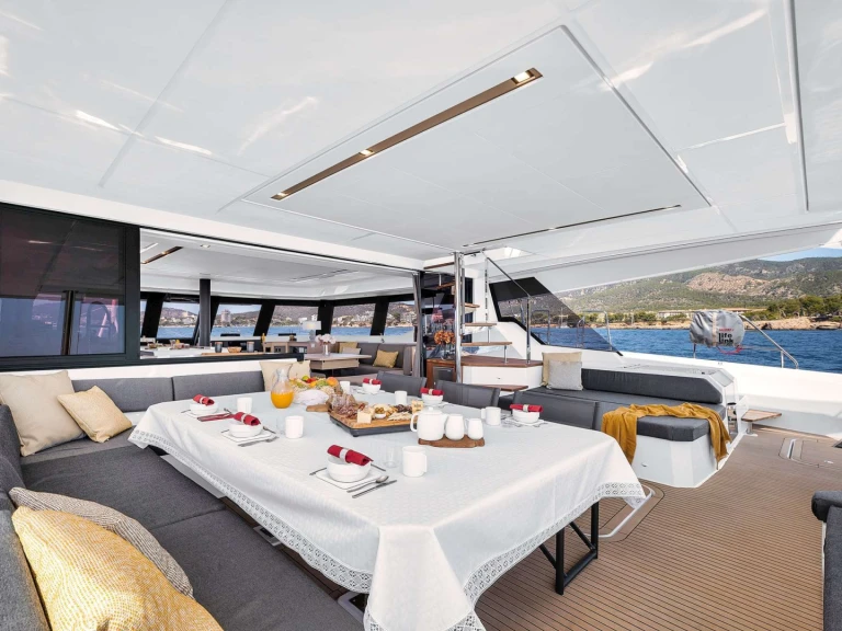 Louez un Fountaine Pajot NEOW à Caraïbes