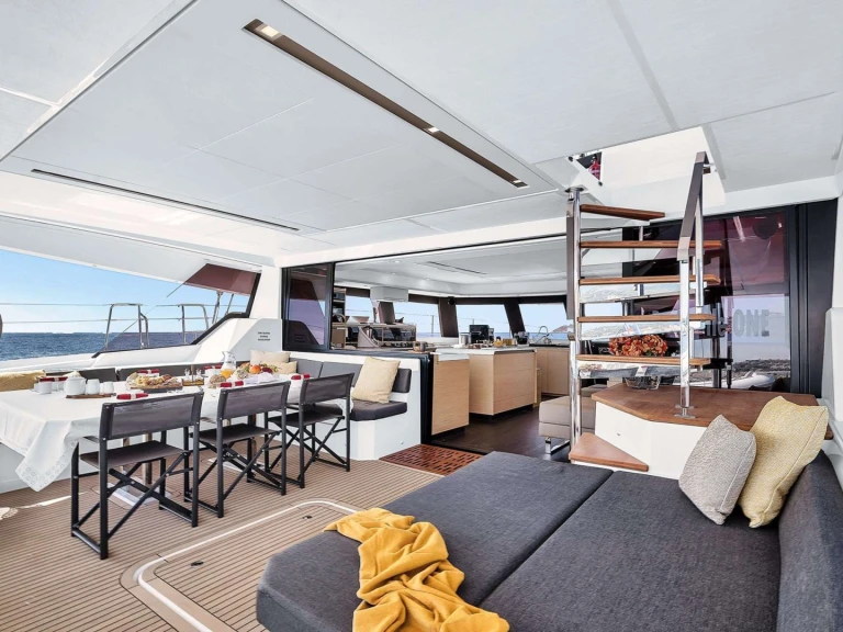Location Yacht à Caraïbes - Fountaine Pajot NEOW