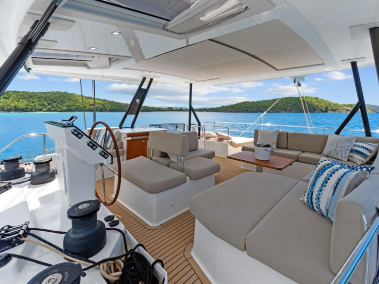 Location Yacht Fountaine Pajot avec permis