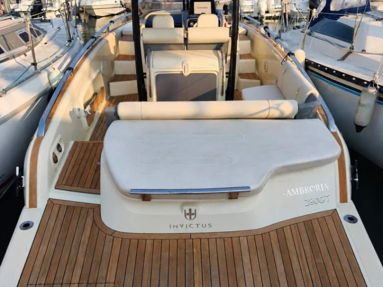Location Yacht à Mandelieu-la-Napoule - Invictus  Invictus 280 TT