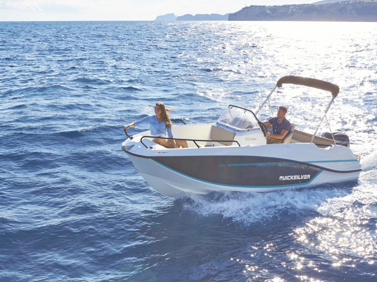Louer Bateau à moteur avec ou sans skipper Quicksilver à Saint-Laurent-du-Var