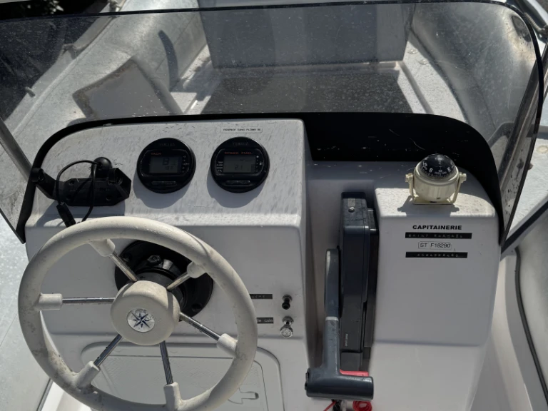 Louer Semi-rigide avec ou sans skipper Selva à Les Issambres
