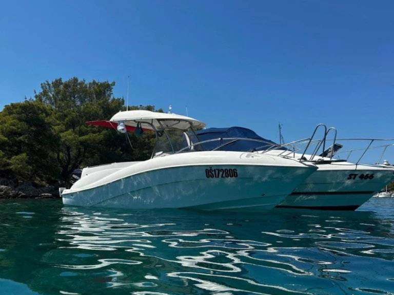 Louer Bateau à moteur avec ou sans skipper Quicksilver à Poljica