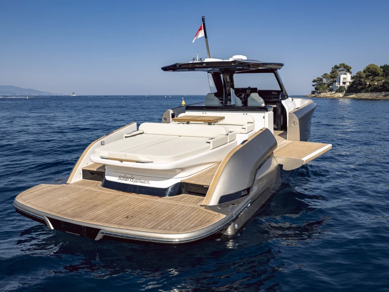 Louez un Solaris Power Solaris Power Open 44 à Monaco