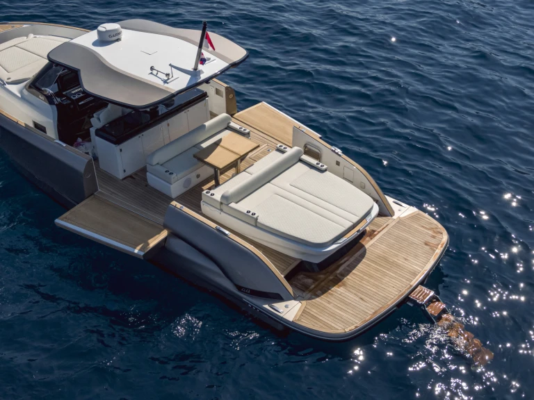 Location bateau Solaris Power Solaris Power Open 44 à Monaco sur Samboat