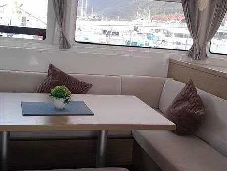 Location bateau Eden Island pas cher Lagoon 46