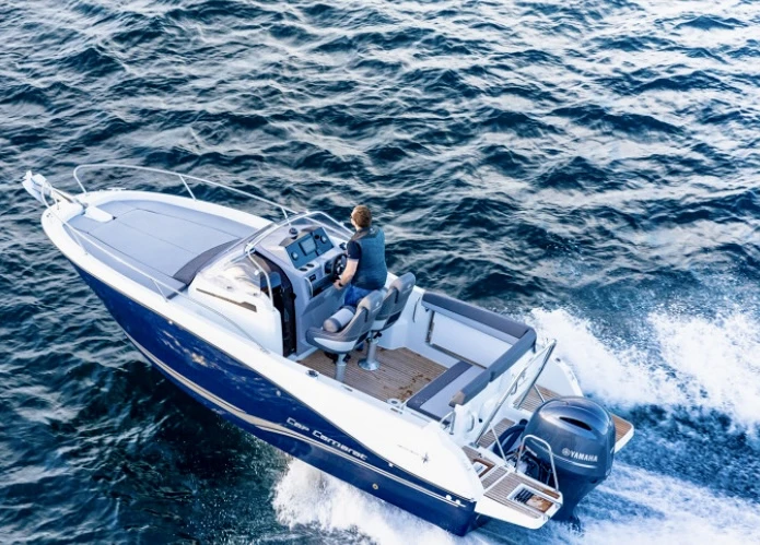 Bateau à moteur à louer à Mandelieu-la-Napoule au meilleur prix