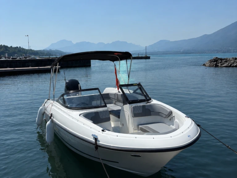 Location à Aix-les-Bains - Bayliner VR4OE sur SamBoat