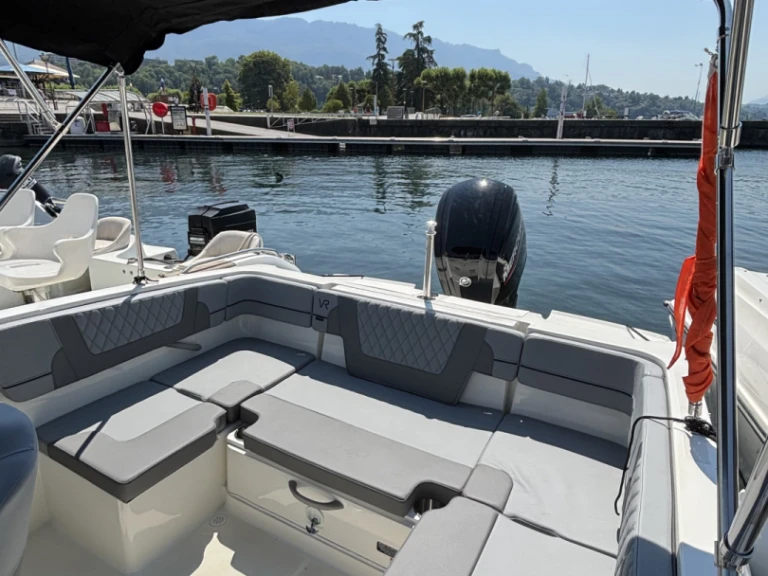 Location Bateau à moteur à Aix-les-Bains - Bayliner VR4OE