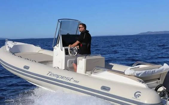 Semi-rigide à louer à Port-Haliguen au meilleur prix
