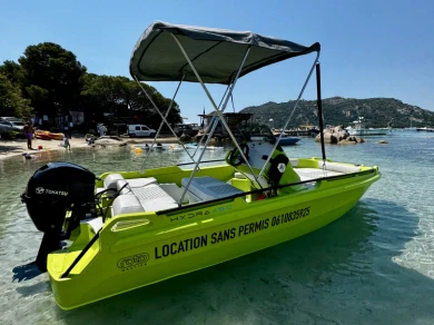 Rent a Rotonautica  Hydra 4,60 Santa Giulia