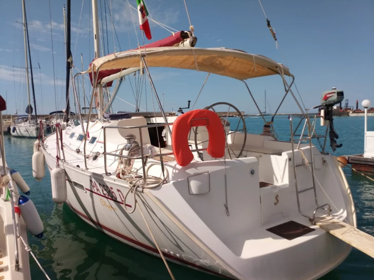 Location bateau Castellammare del Golfo pas cher Oceanis 393 Clipper
