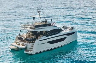 Bareboat Rental Motorboat Prestige Yachts with a boat licence