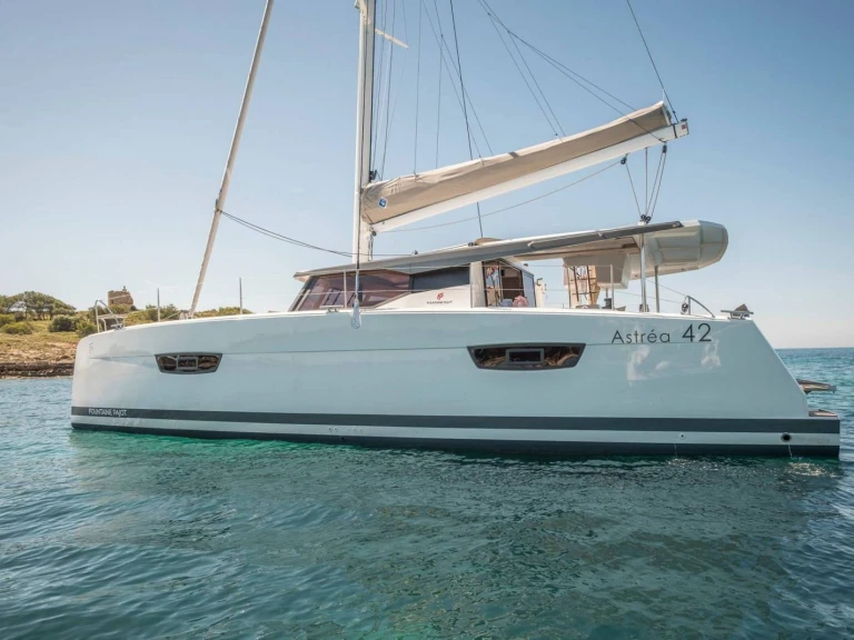 Location Catamaran Fountaine Pajot avec permis
