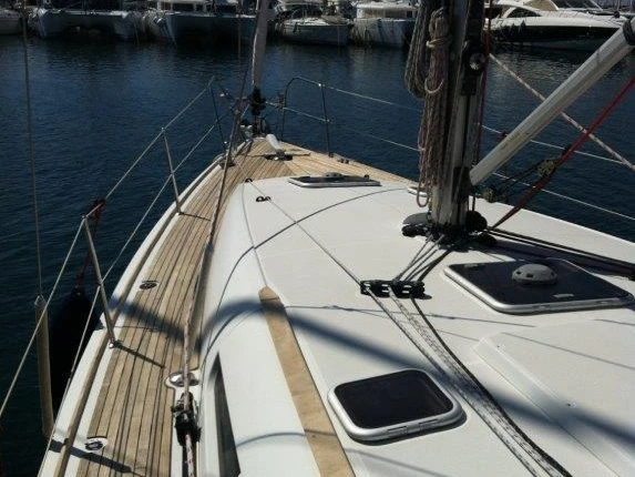 Location à Lávrio - Jeanneau Sun Odyssey 42i sur SamBoat