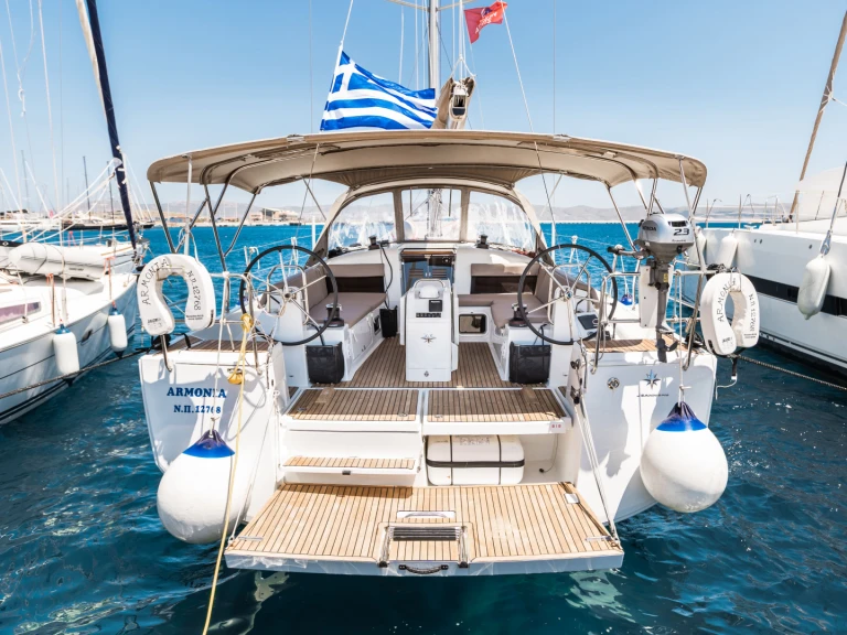 Location bateau Jeanneau Sun Odyssey 440 à Lávrio sur Samboat