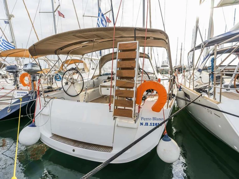 Location bateau Jeanneau Sun Odyssey 519 à Neo Klima sur Samboat
