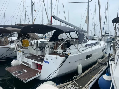 Jeanneau Sun Odyssey 440 da affittare a  San Vincenzo