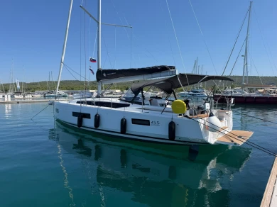 Noleggio Barca a vela Jeanneau con patente nautica