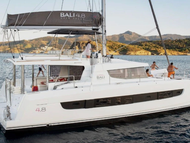 Louez un Bali Bali 4.8 à Nikiána