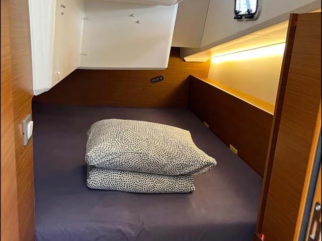 Louez un Jeanneau Sun Odyssey 380 à Gouviá