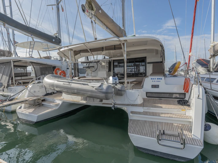 Location bateau Rhodes (Ville) pas cher Lagoon 42
