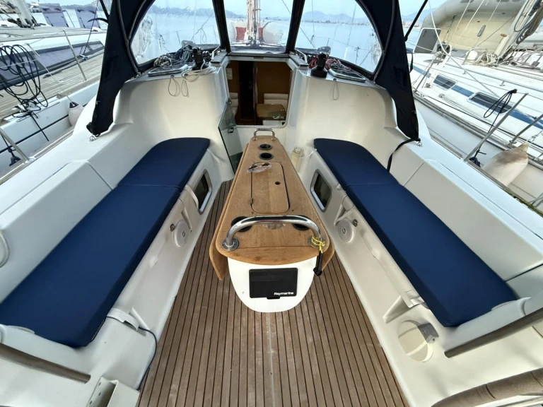 Location bateau Jeanneau Sun Odyssey 42i à Lávrio sur Samboat