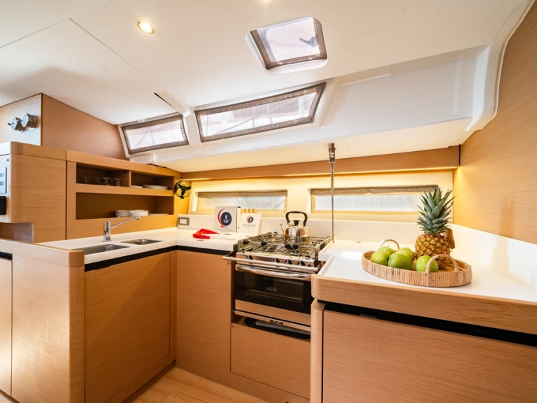 Louez un Jeanneau Sun Odyssey 490 à Lávrio