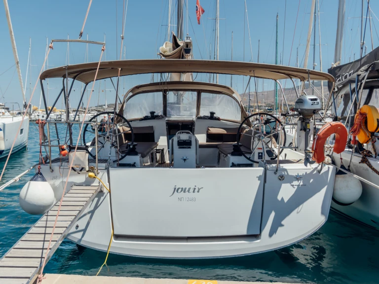 Louez un Jeanneau Sun Odyssey 490 à Néa Péramos